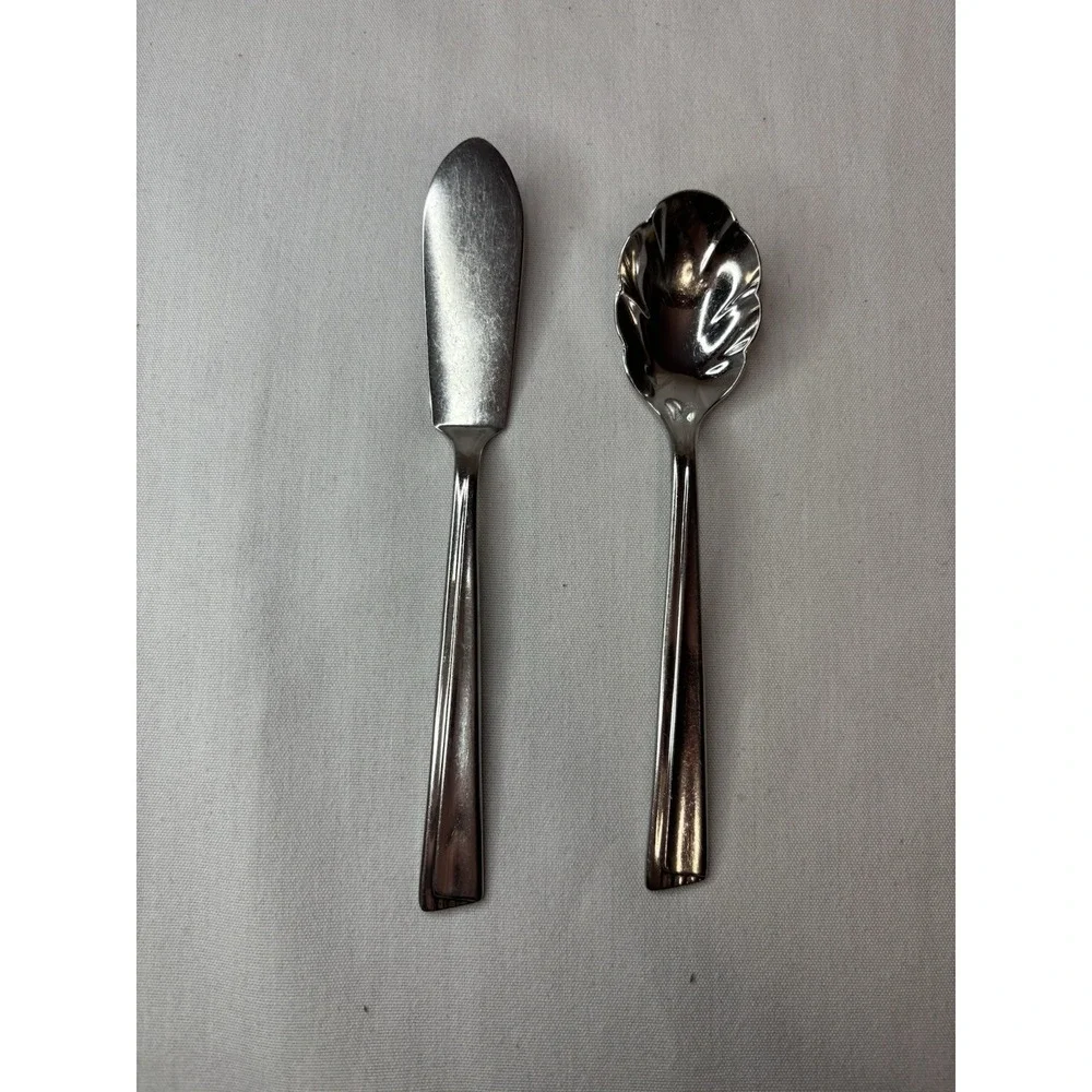 WM Rogers Stainless Steel Cheese Knife & Jelly Spoon Silver Glossy Handle